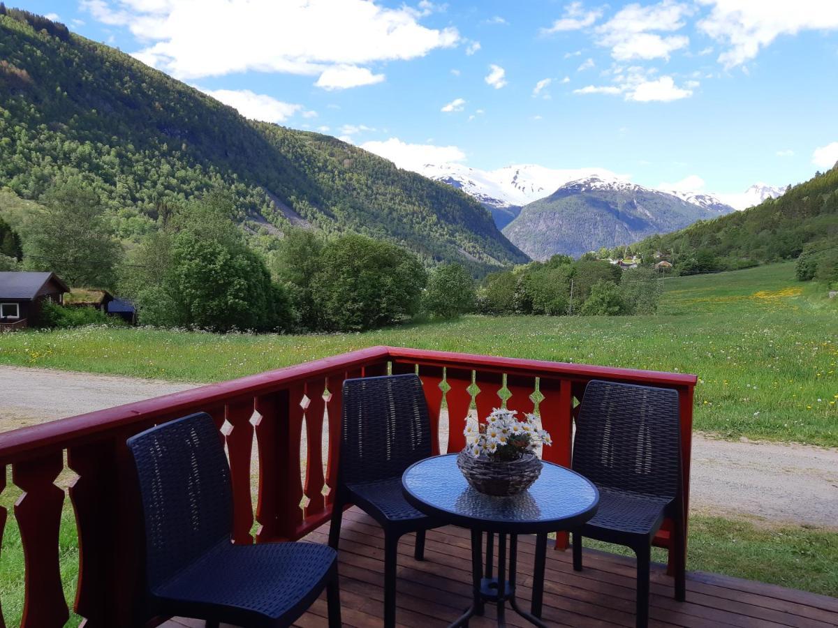 Eidsdal Camping Og Feriehus Екстер'єр фото