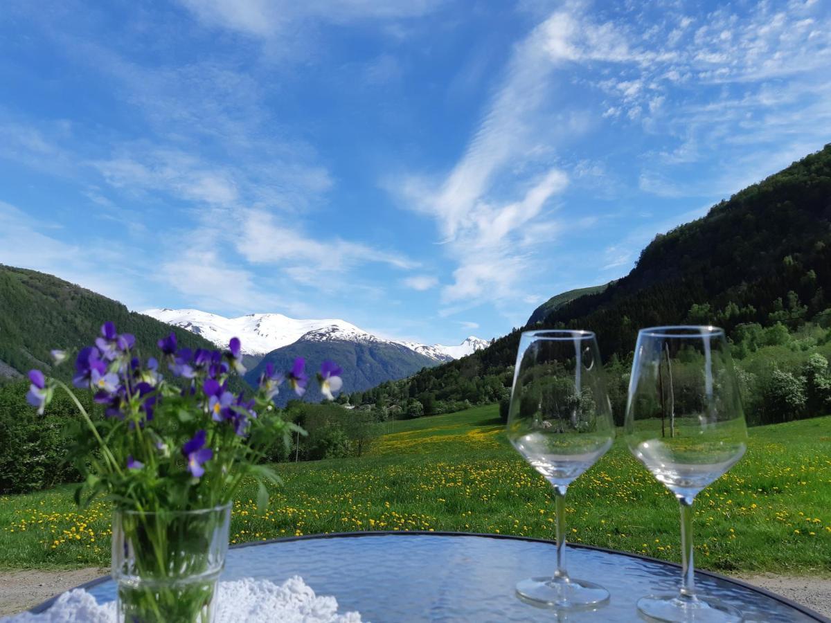 Eidsdal Camping Og Feriehus Екстер'єр фото