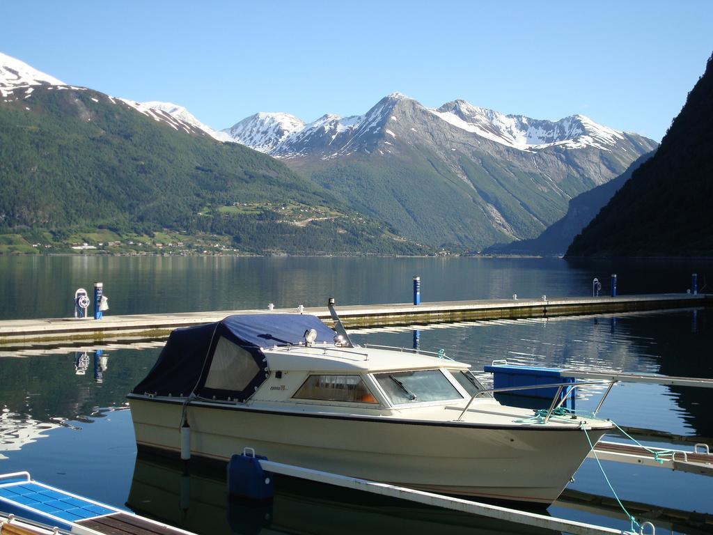 Eidsdal Camping Og Feriehus Екстер'єр фото